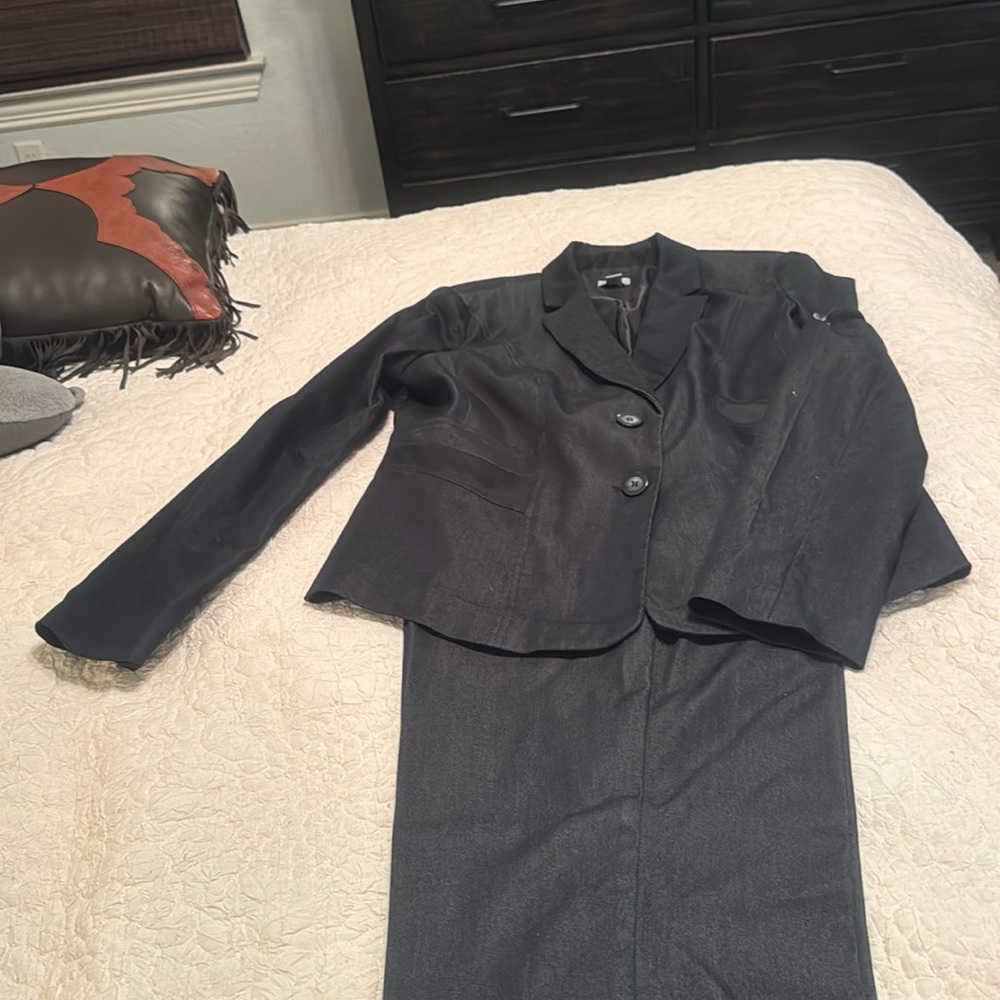 Women business suit pants are a 10 and jacket is a 16